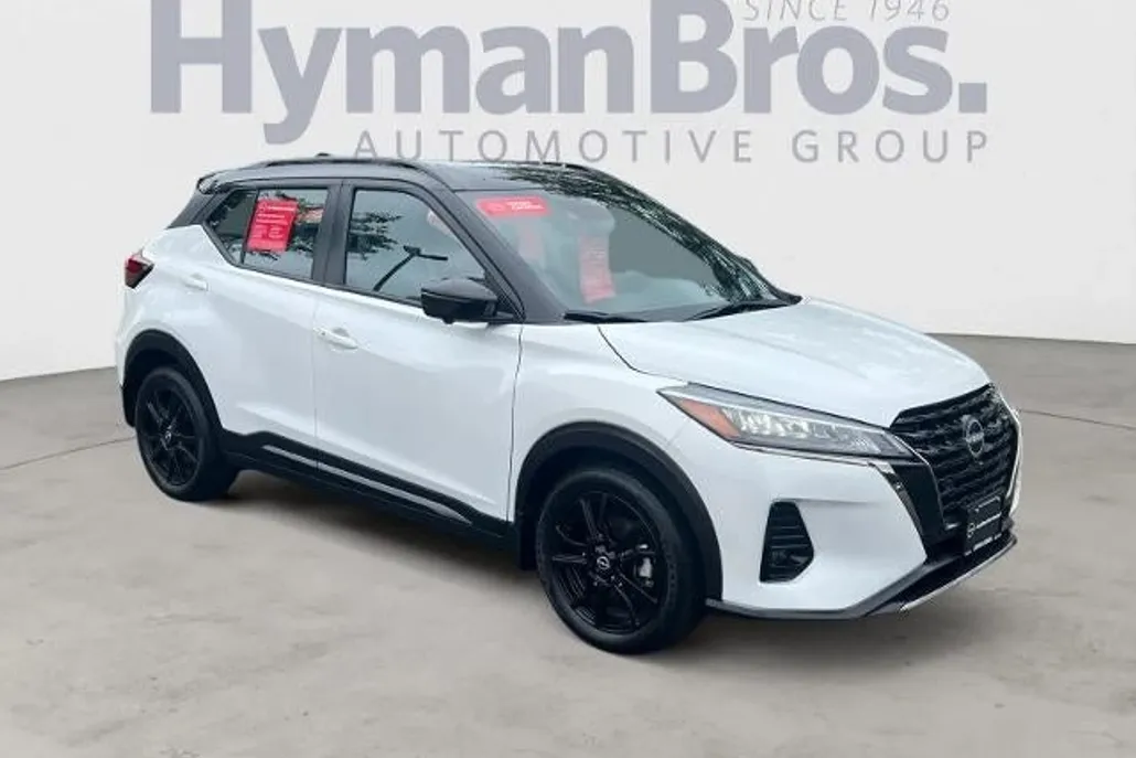 2024 Nissan Kicks SR photo 1