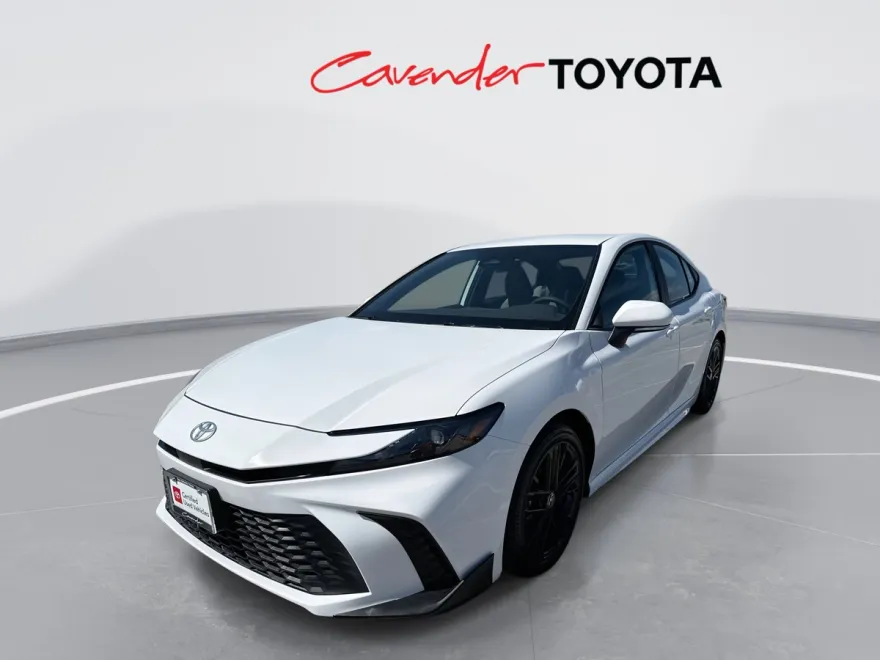 2025 Toyota Camry SE photo 1