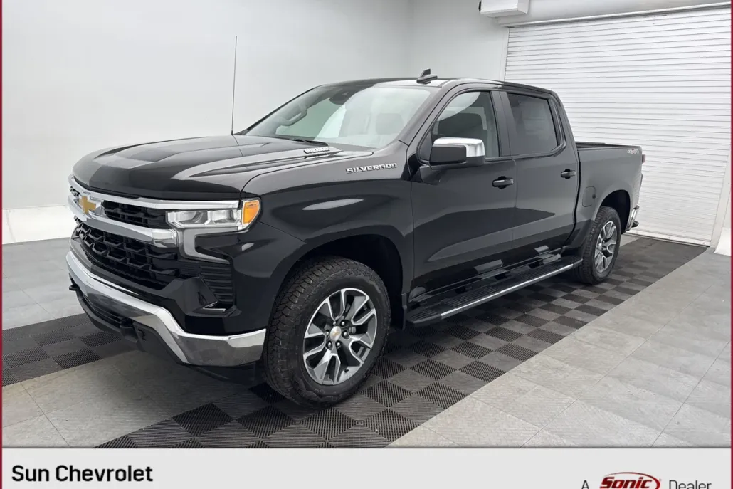 2025 Chevrolet Silverado 1500 LT photo 1
