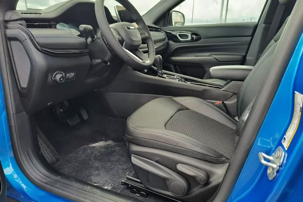 2025 Jeep Compass Latitude photo 1