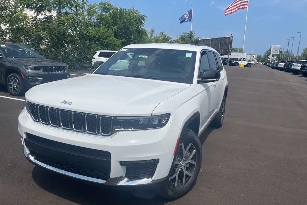 2025 Jeep Grand Cherokee Limited photo 1