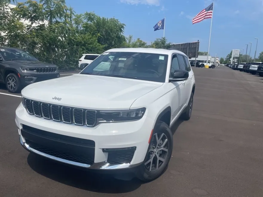 2025 Jeep Grand Cherokee Limited photo 1