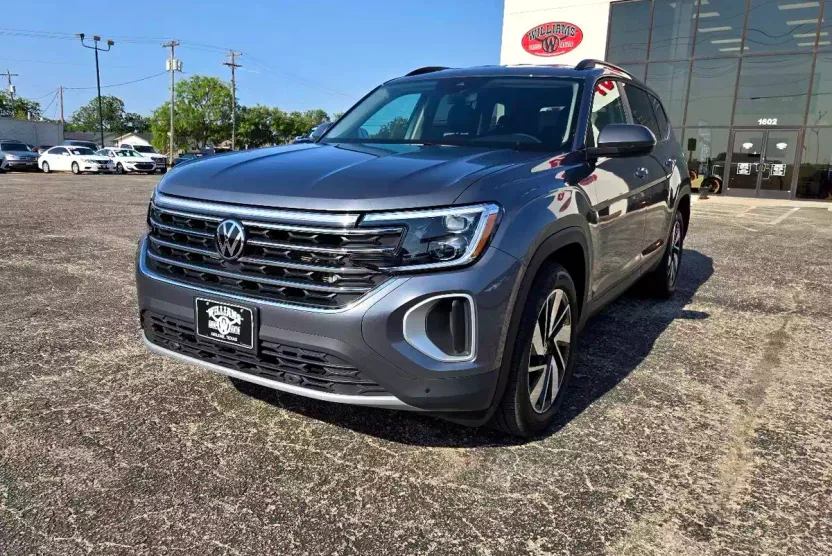 2024 Volkswagen Atlas SE Technology photo 1