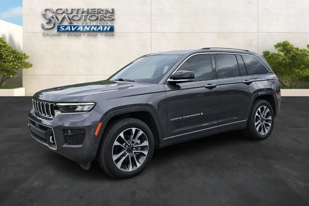 2023 Jeep Grand Cherokee Overland photo 1