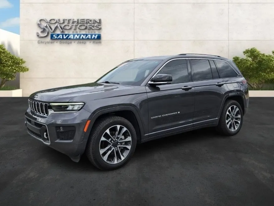 2023 Jeep Grand Cherokee Overland photo 1
