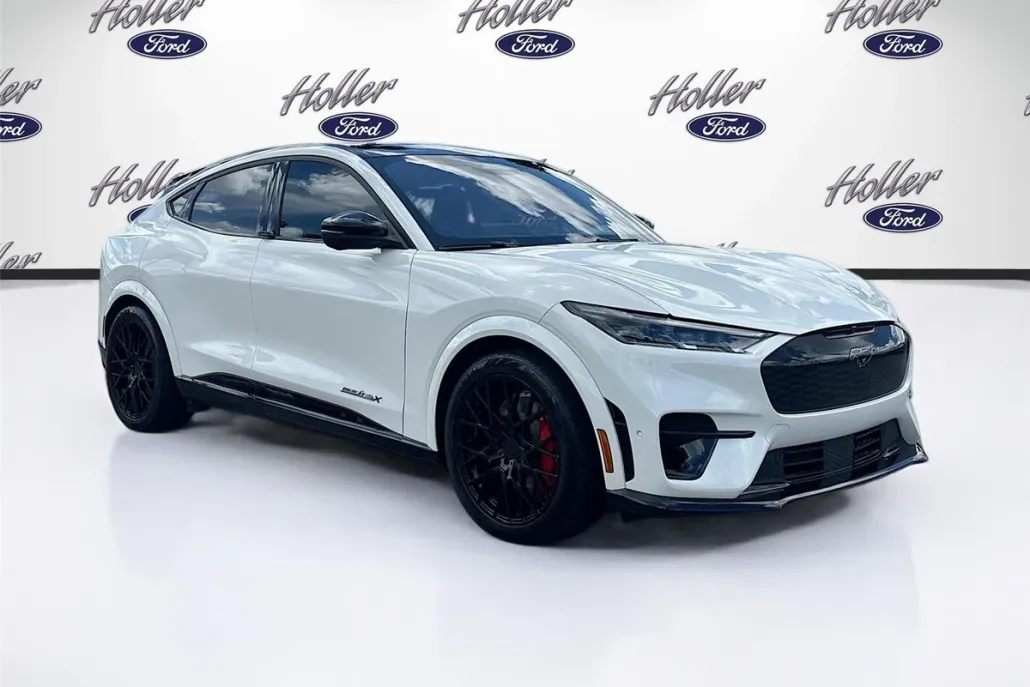 2023 Ford Mustang Mach-E GT photo 1