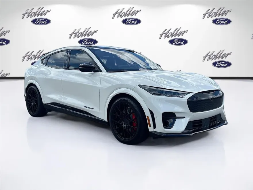 2023 Ford Mustang Mach-E GT photo 1