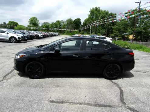 2021 Nissan Versa S photo 4