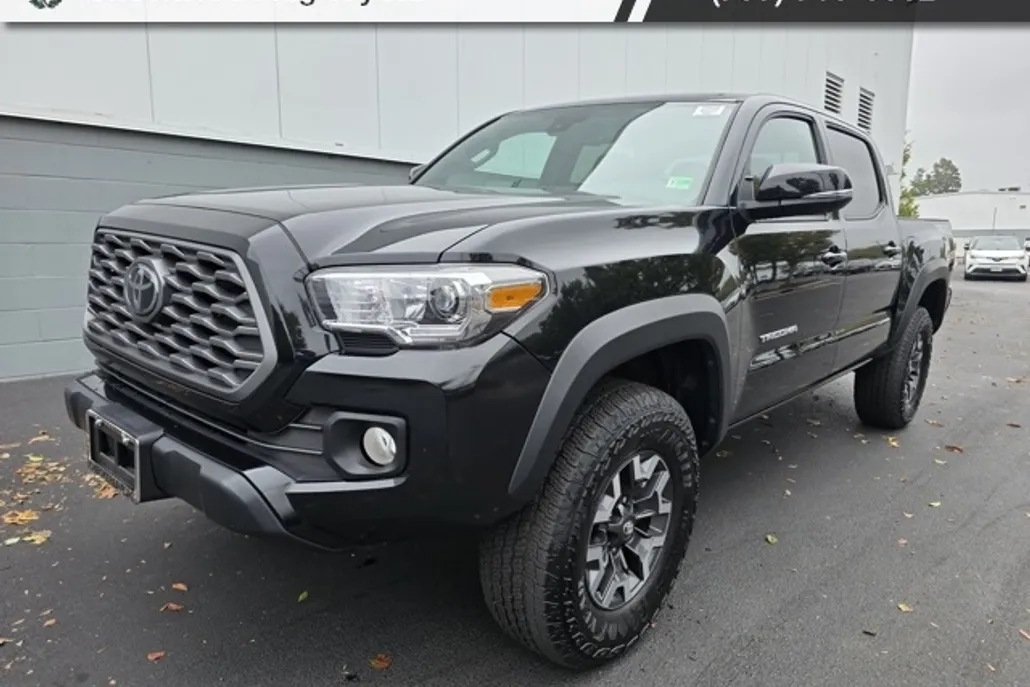 2022 Toyota Tacoma TRD Off-Road V6 photo 1