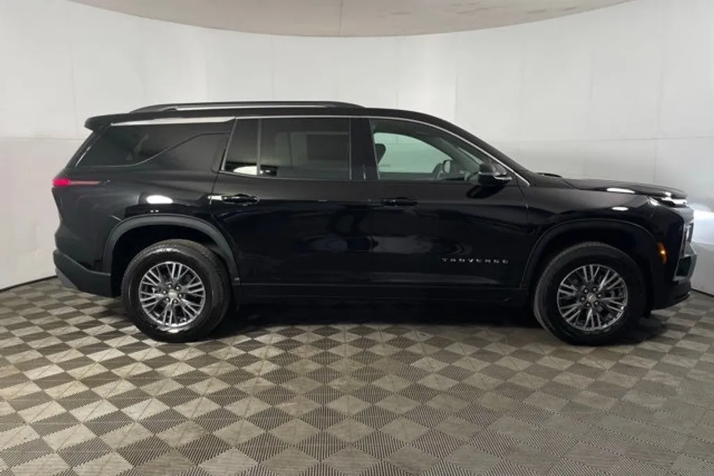 2025 Chevrolet Traverse 1LT photo 1