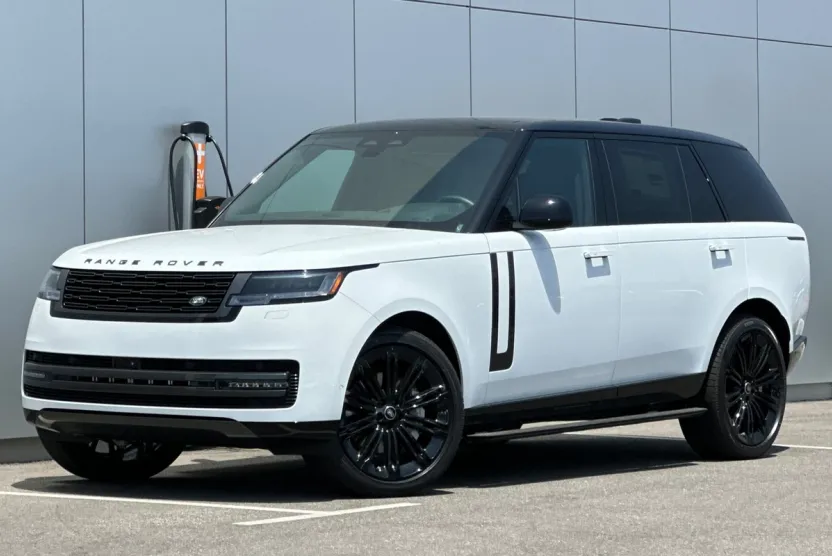 2025 Land Rover Range Rover SE photo 1