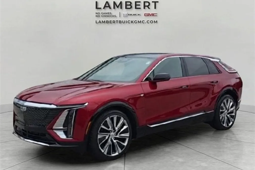 2024 Cadillac Lyriq Luxury photo 1