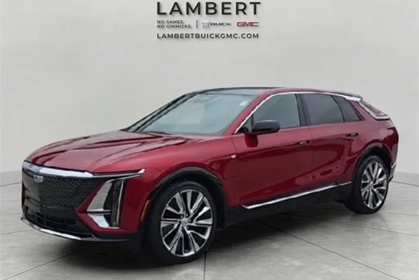 2024 Cadillac Lyriq Luxury photo 1