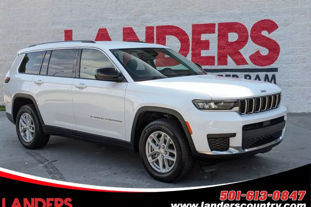 2023 Jeep Grand Cherokee Laredo photo 1