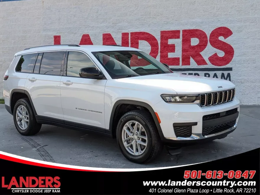 2023 Jeep Grand Cherokee Laredo photo 1