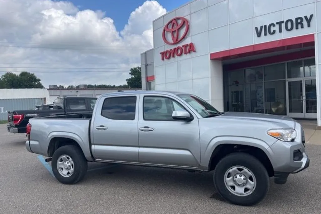 2023 Toyota Tacoma SR5 photo 1