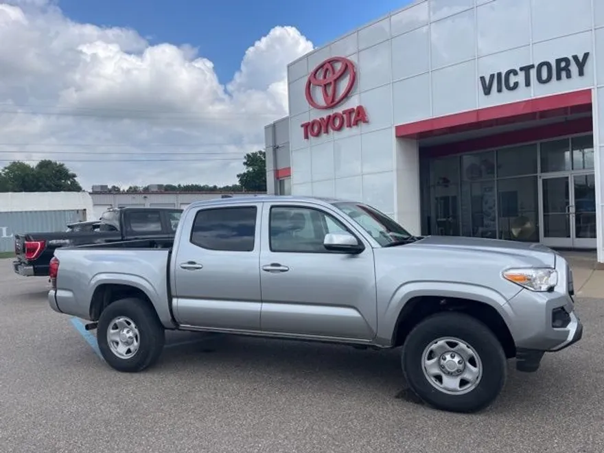 2023 Toyota Tacoma SR5 photo 1
