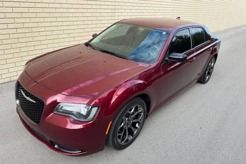 2018 Chrysler 300 Touring Limited photo 1