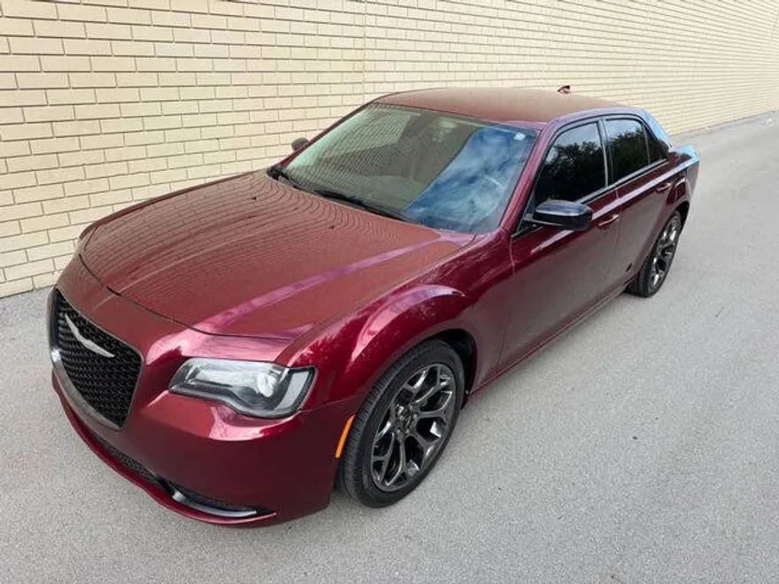 2018 Chrysler 300 Touring Limited photo 1