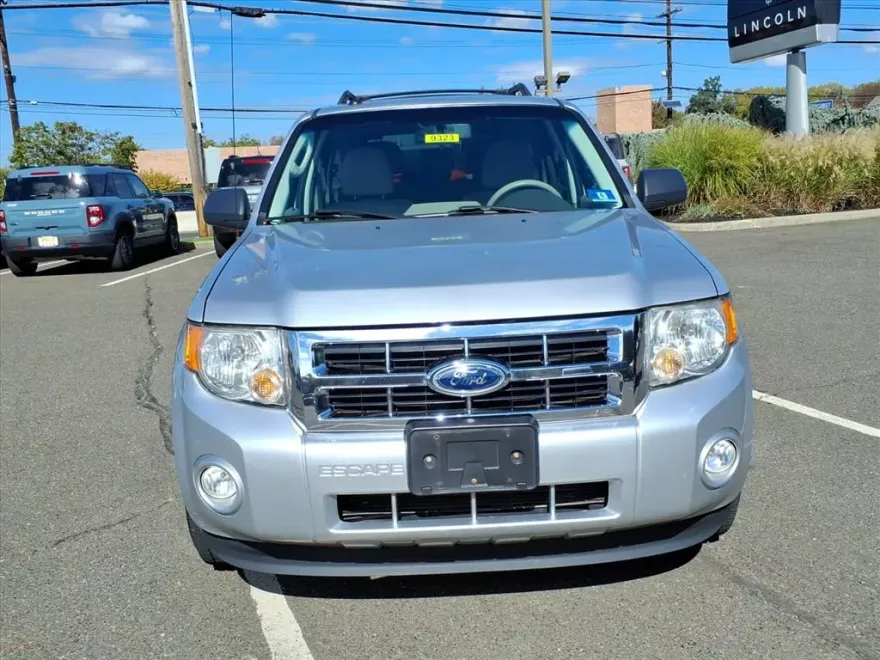 2010 Ford Escape XLT photo 1