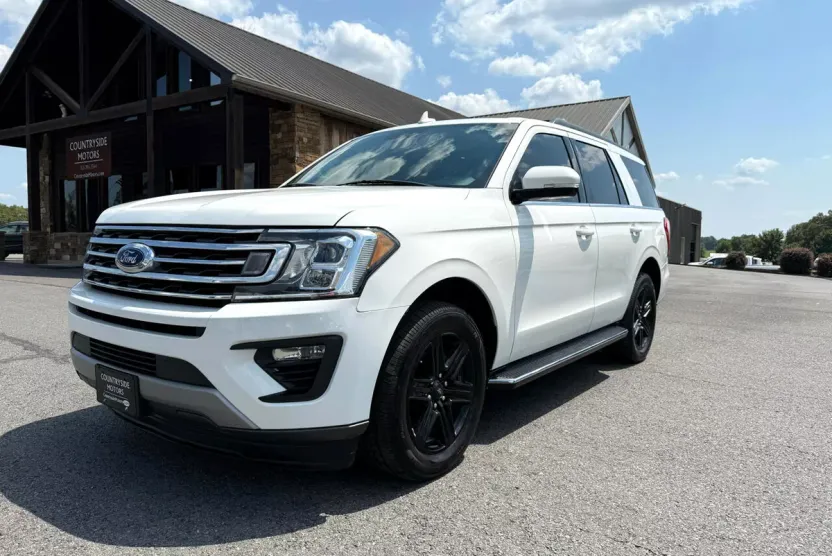 2020 Ford Expedition XLT photo 1