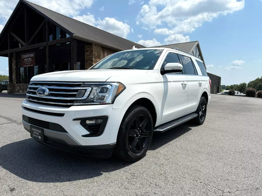 2020 Ford Expedition XLT photo 1