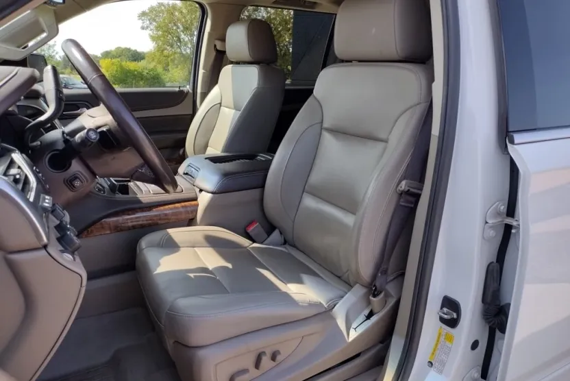 2019 Chevrolet Suburban Premier photo 1
