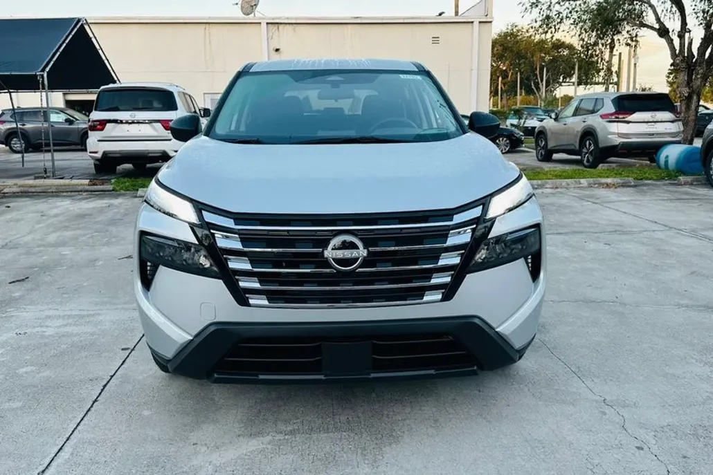 2025 Nissan Rogue S photo 1