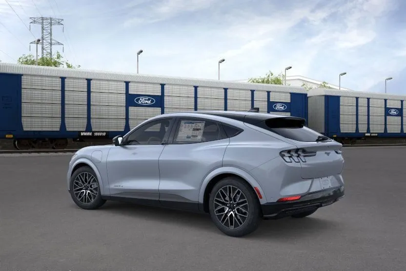 2025 Ford Mustang Mach-E Premium photo 1