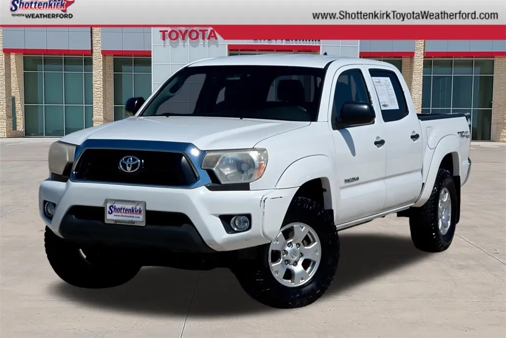 2014 Toyota Tacoma Base Double Cab photo 1