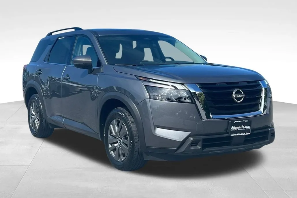 2025 Nissan Pathfinder SV photo 1