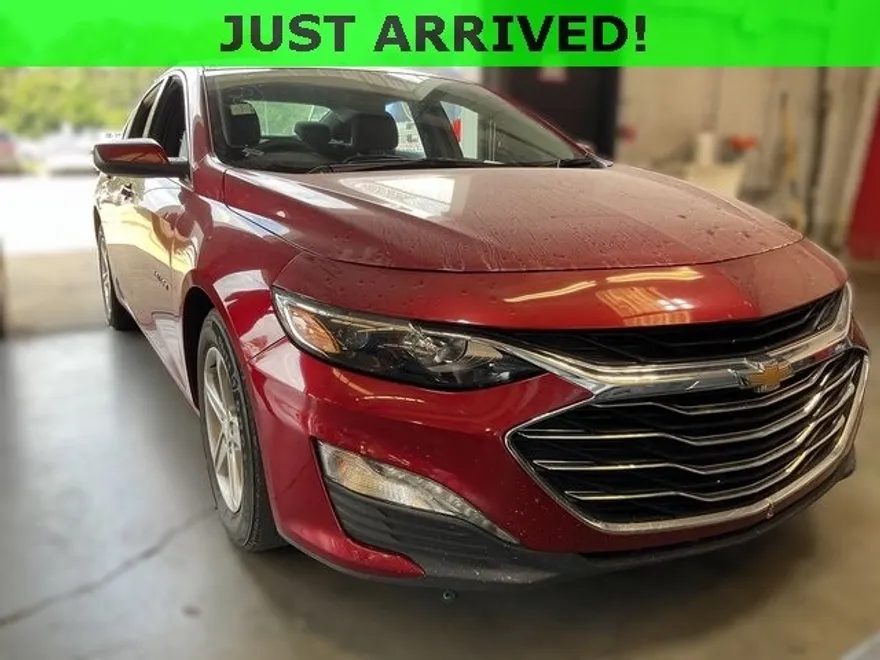 2024 Chevrolet Malibu 1LT photo 1