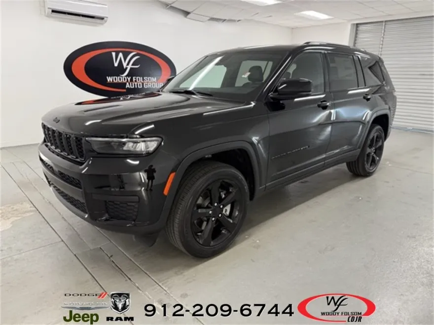 2025 Jeep Grand Cherokee Altitude photo 1