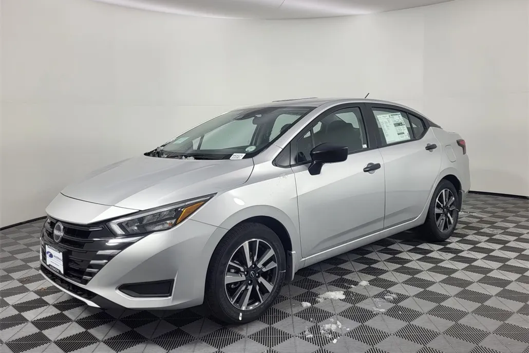 2025 Nissan Versa S photo 1