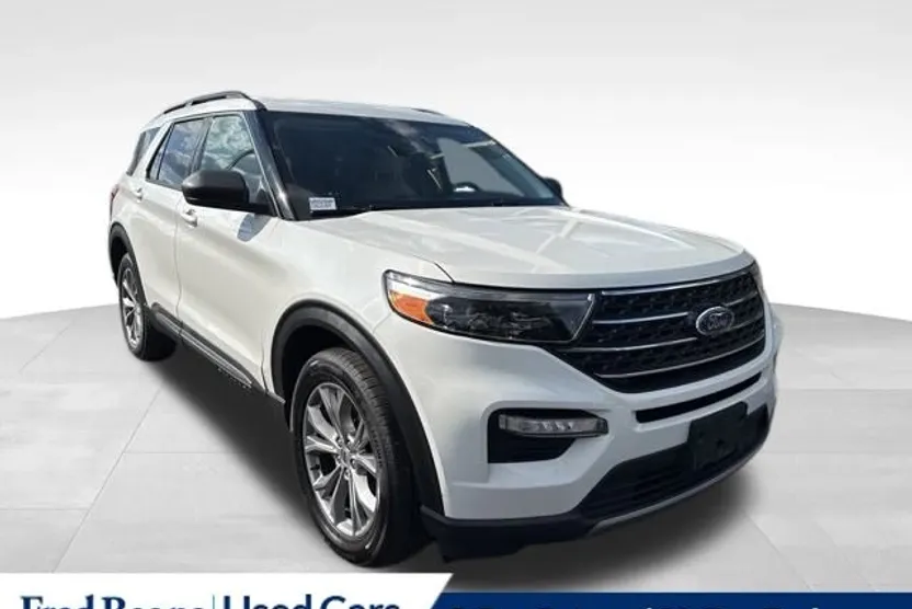 2022 Ford Explorer XLT photo 1