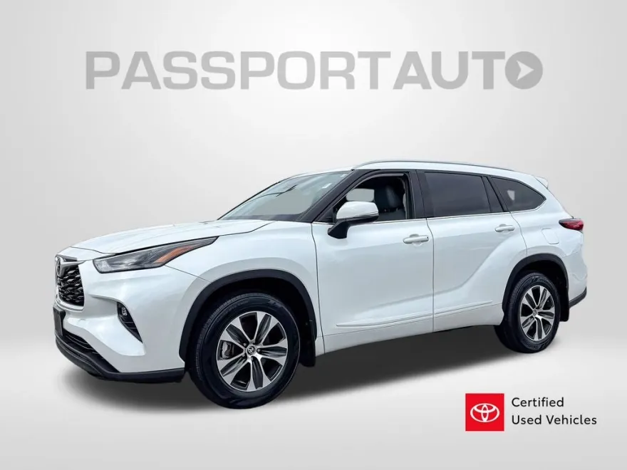 2022 Toyota Highlander XLE photo 1