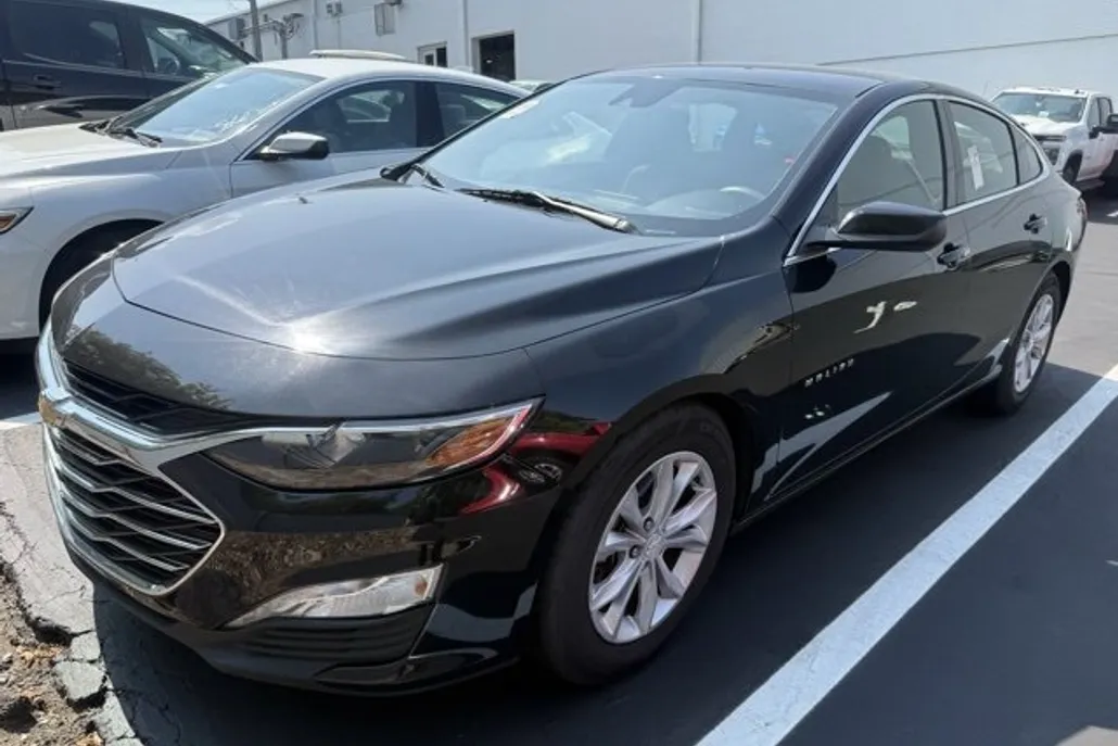 2023 Chevrolet Malibu 1LT photo 1