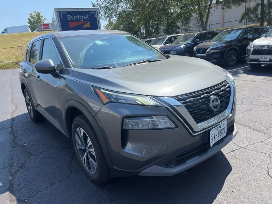 2023 Nissan Rogue SV photo 1
