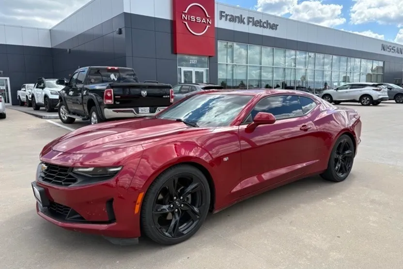 2020 Chevrolet Camaro 1LT photo 1