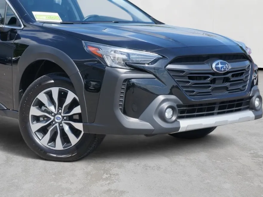 2023 Subaru Outback Limited photo 1