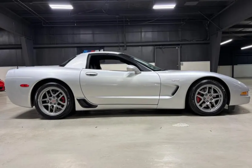 2002 Chevrolet Corvette Z06 Hardtop photo 1