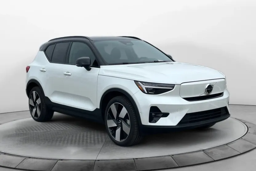 2024 Volvo XC40 Recharge Plus photo 1