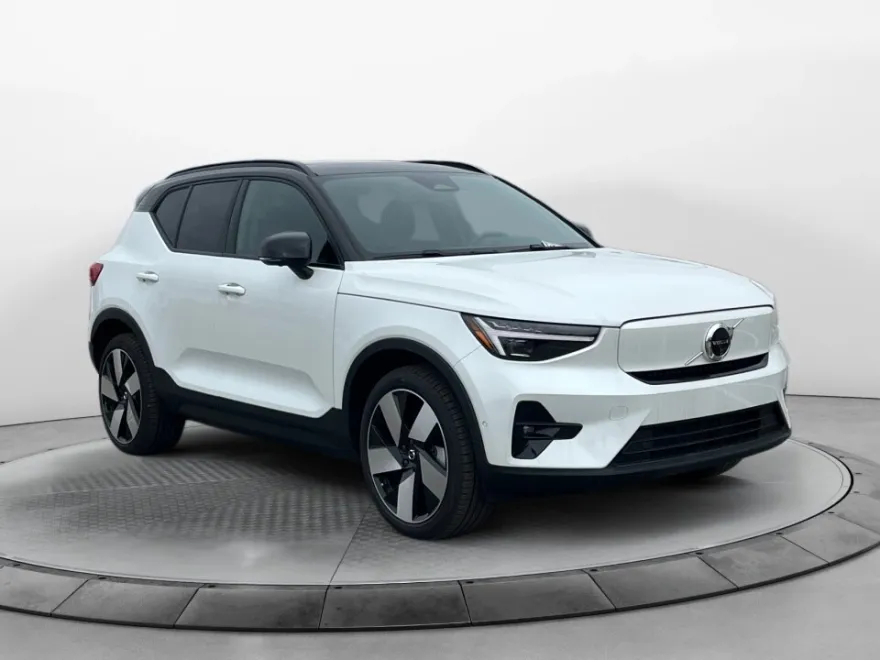 2024 Volvo XC40 Recharge Plus photo 1
