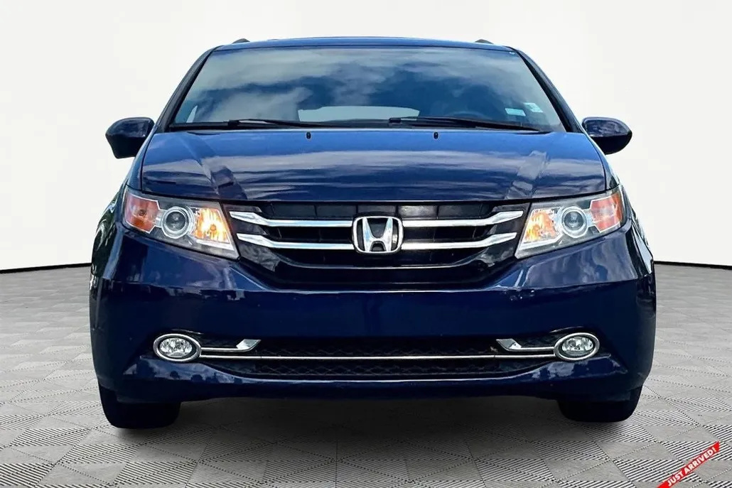 2016 Honda Odyssey SE photo 1