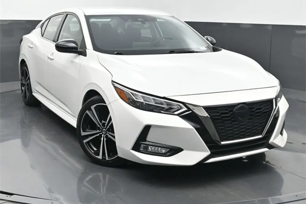 2022 Nissan Sentra SR photo 1