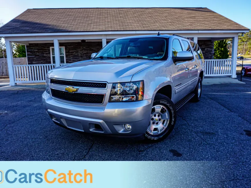 2013 Chevrolet Suburban LT photo 1