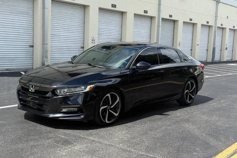 2018 Honda Accord Sport photo 1