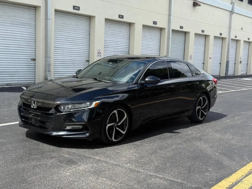 2018 Honda Accord Sport photo 1