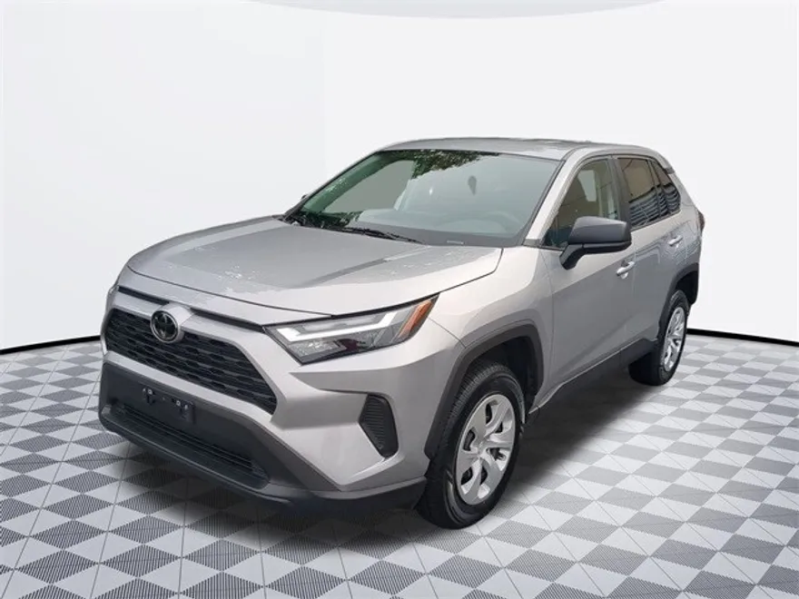 2024 Toyota RAV4 LE photo 1