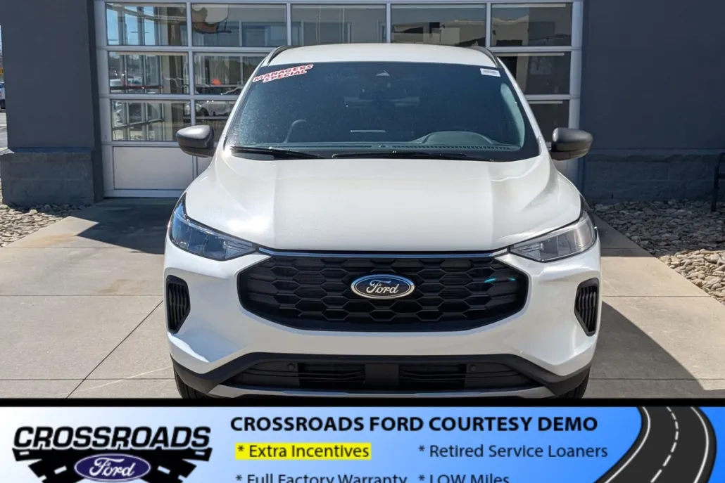 2025 Ford Escape ST-Line photo 1